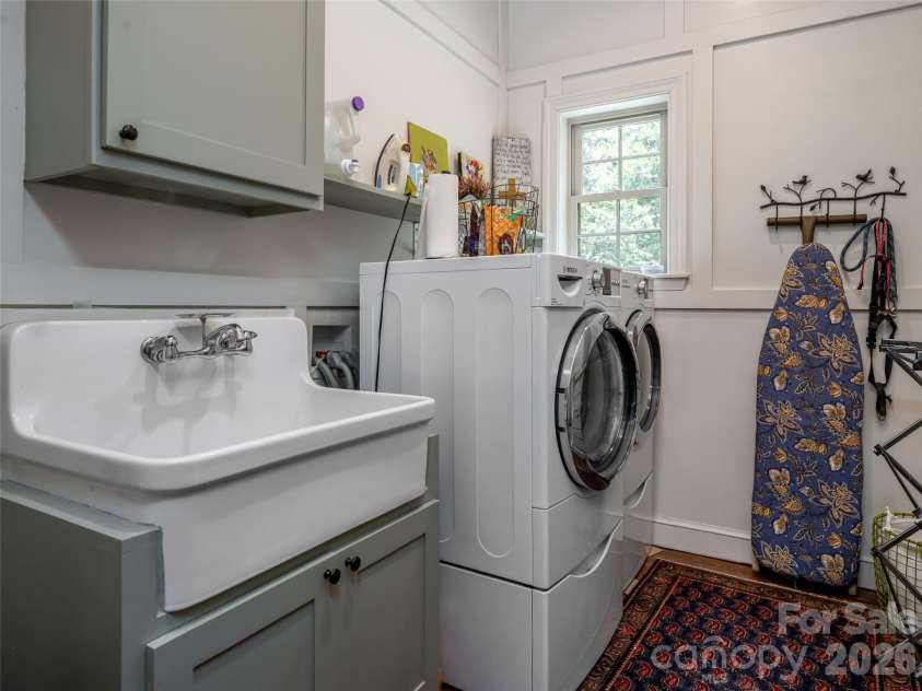 103 Old Saluda Drive, Saluda, NC 28773.  MLS# CAR4401820, YatesRealty ID 36989. 
