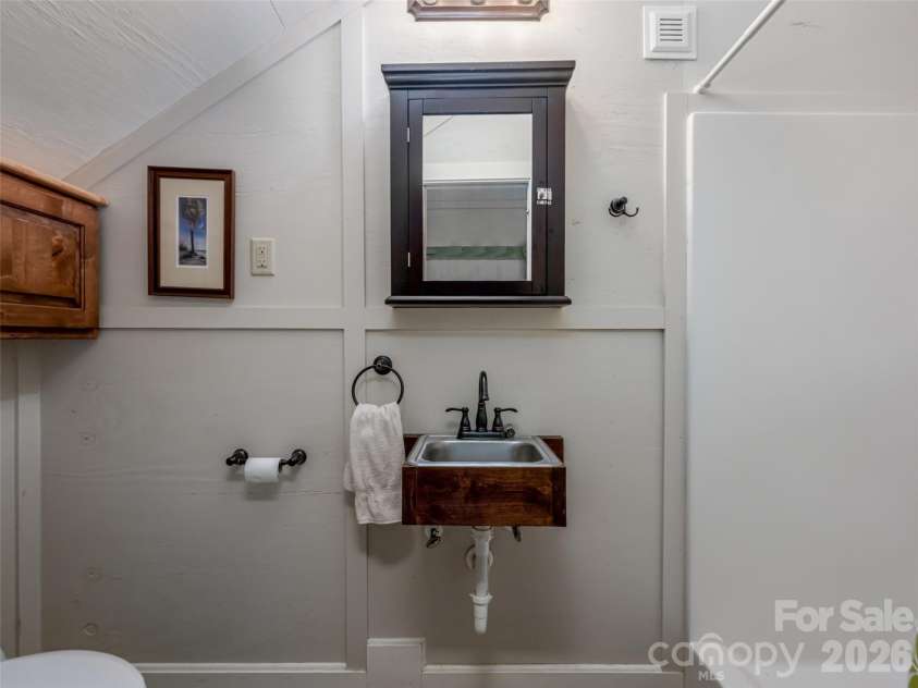 103 Old Saluda Drive, Saluda, NC 28773.  MLS# CAR4401820, YatesRealty ID 36989. 