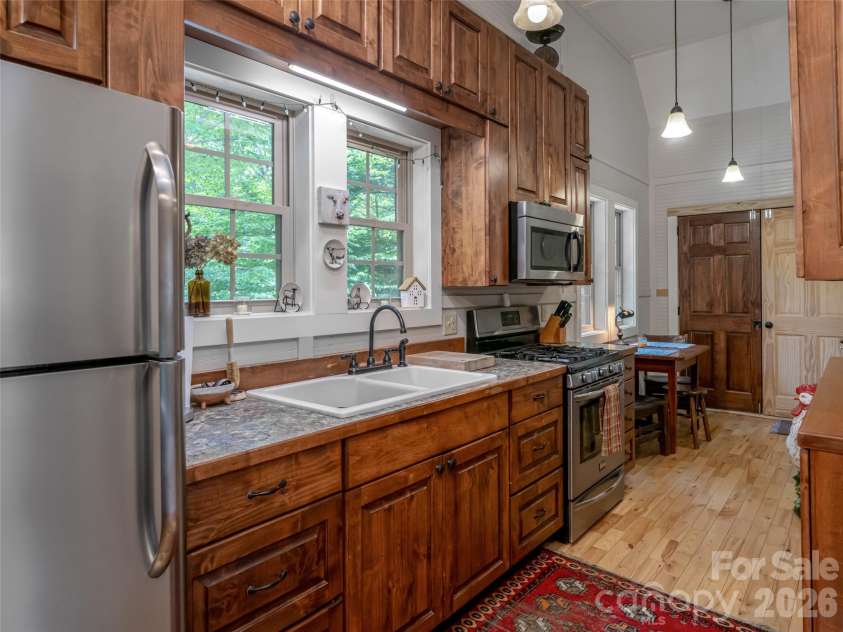 103 Old Saluda Drive, Saluda, NC 28773.  MLS# CAR4401820, YatesRealty ID 36989. 