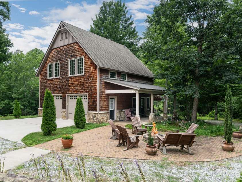 103 Old Saluda Drive, Saluda, NC 28773.  MLS# CAR4401820, YatesRealty ID 36989. 