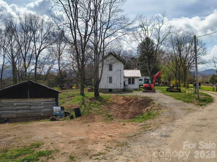 101 Knight Drive, Clyde, NC 28721.  MLS# CAR4349407, YatesRealty ID 3699. 