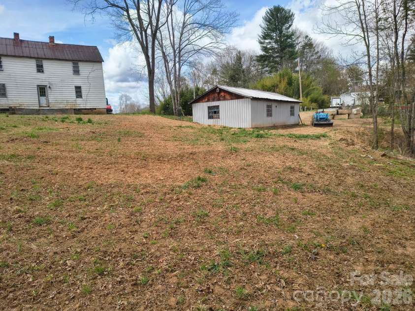 101 Knight Drive, Clyde, NC 28721.  MLS# CAR4349407, YatesRealty ID 3699. 