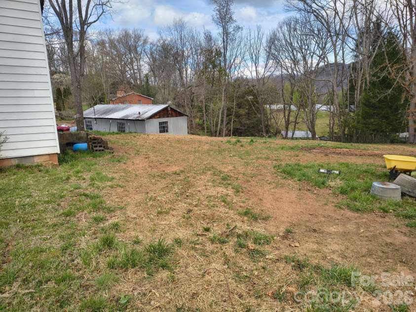 101 Knight Drive, Clyde, NC 28721.  MLS# CAR4349407, YatesRealty ID 3699. 
