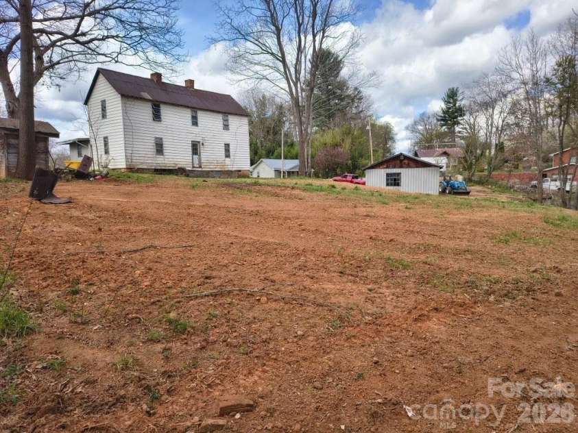 101 Knight Drive, Clyde, NC 28721.  MLS# CAR4349407, YatesRealty ID 3699. 