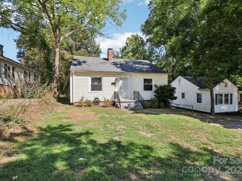626 4th Avenue, Gastonia, NC 28054.  MLS# CAR4304726, YatesRealty ID 3699. 