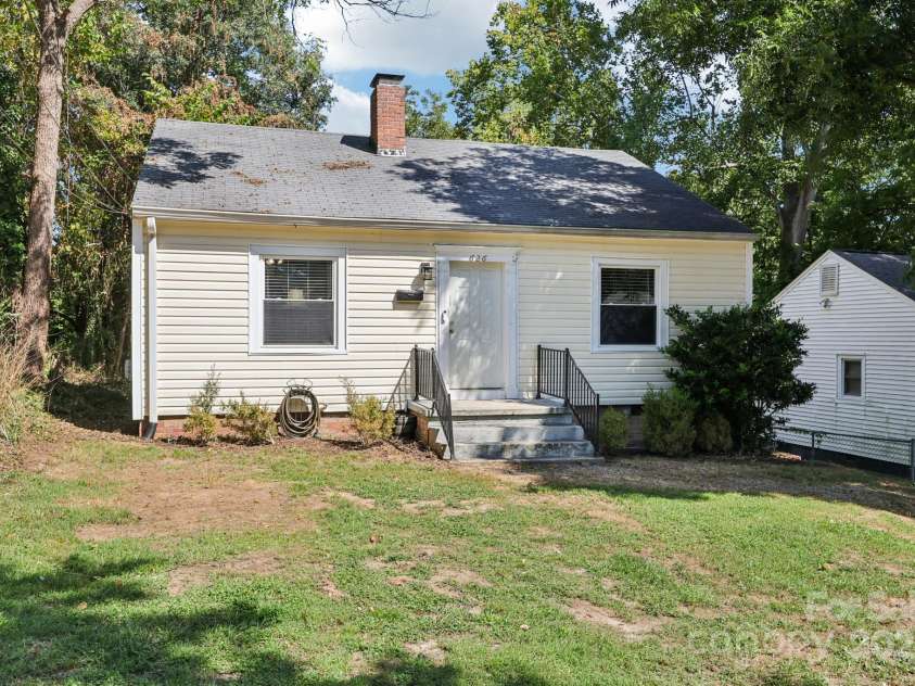626 4th Avenue, Gastonia, NC 28054.  MLS# CAR4304726, YatesRealty ID 3699. 