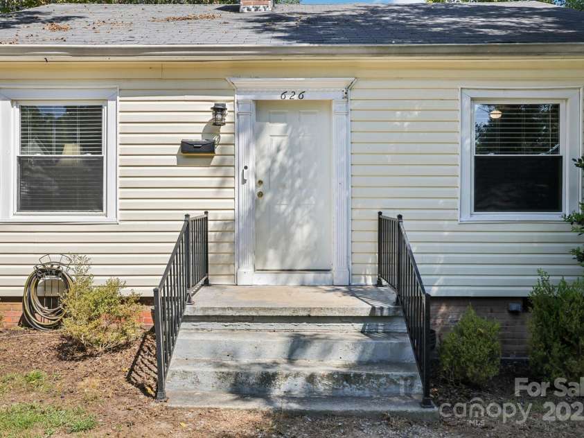 626 4th Avenue, Gastonia, NC 28054.  MLS# CAR4304726, YatesRealty ID 3699. 