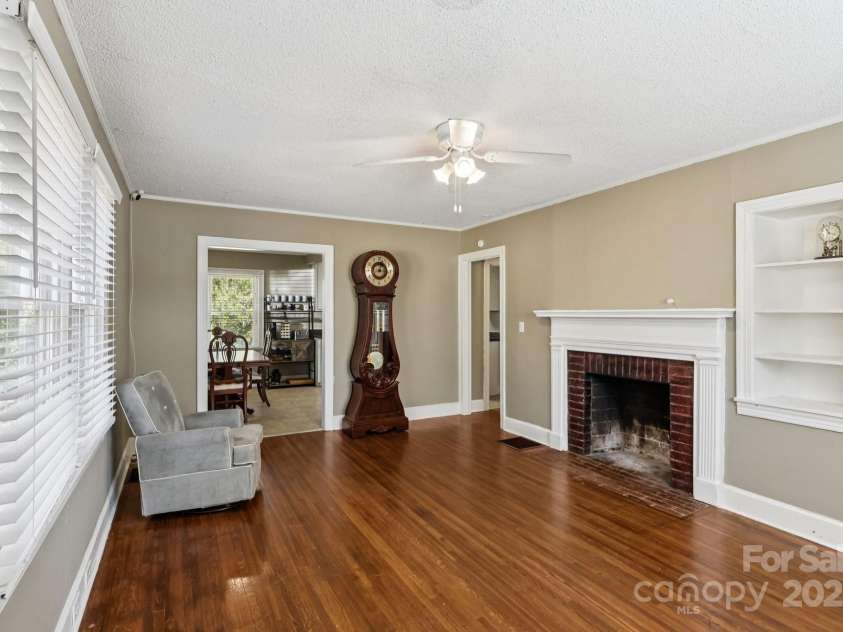 626 4th Avenue, Gastonia, NC 28054.  MLS# CAR4304726, YatesRealty ID 3699. 