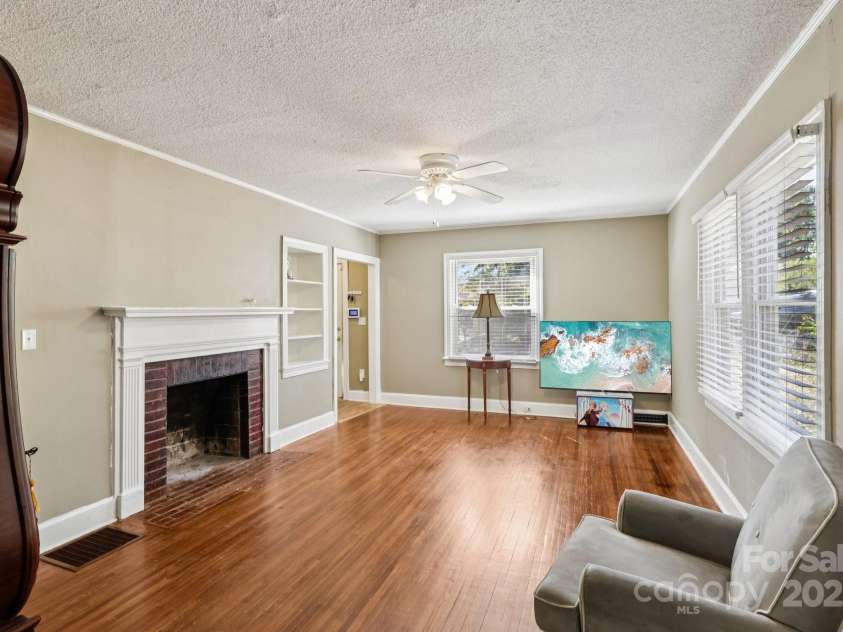 626 4th Avenue, Gastonia, NC 28054.  MLS# CAR4304726, YatesRealty ID 3699. 