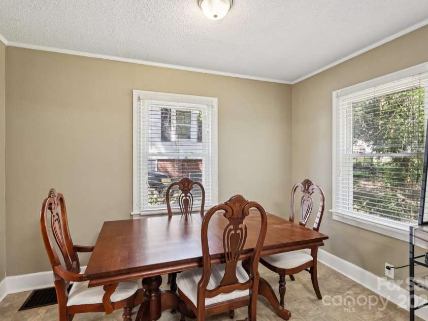 626 4th Avenue, Gastonia, NC 28054.  MLS# CAR4304726, YatesRealty ID 3699. 