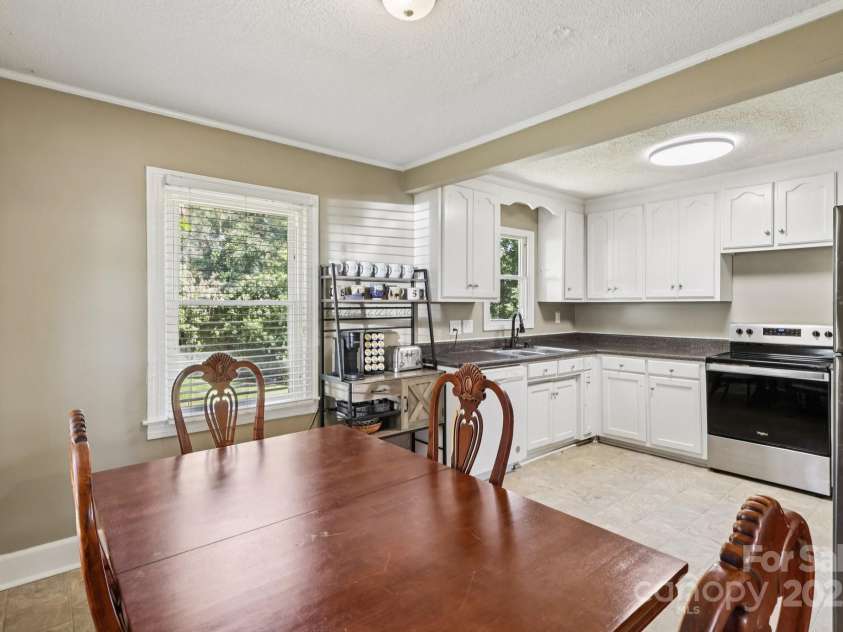 626 4th Avenue, Gastonia, NC 28054.  MLS# CAR4304726, YatesRealty ID 3699. 