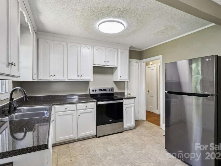 626 4th Avenue, Gastonia, NC 28054.  MLS# CAR4304726, YatesRealty ID 3699. 