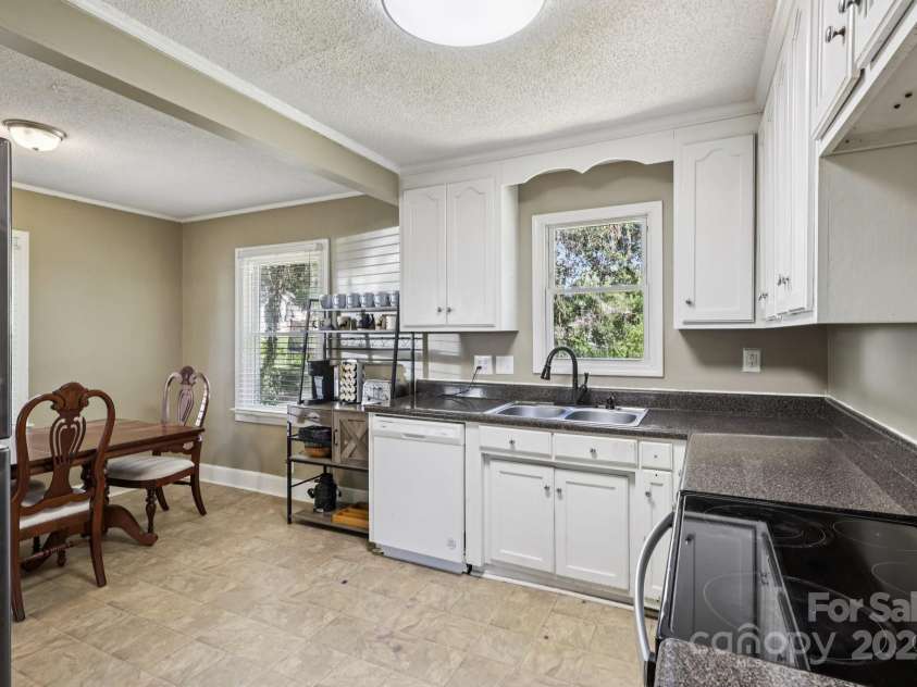 626 4th Avenue, Gastonia, NC 28054.  MLS# CAR4304726, YatesRealty ID 3699. 