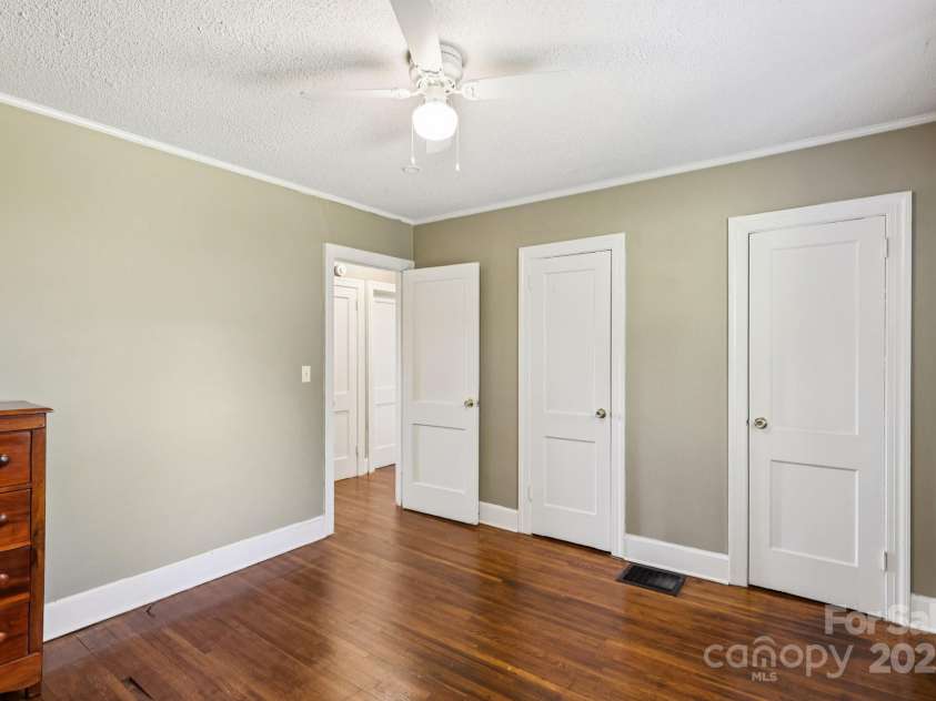 626 4th Avenue, Gastonia, NC 28054.  MLS# CAR4304726, YatesRealty ID 3699. 