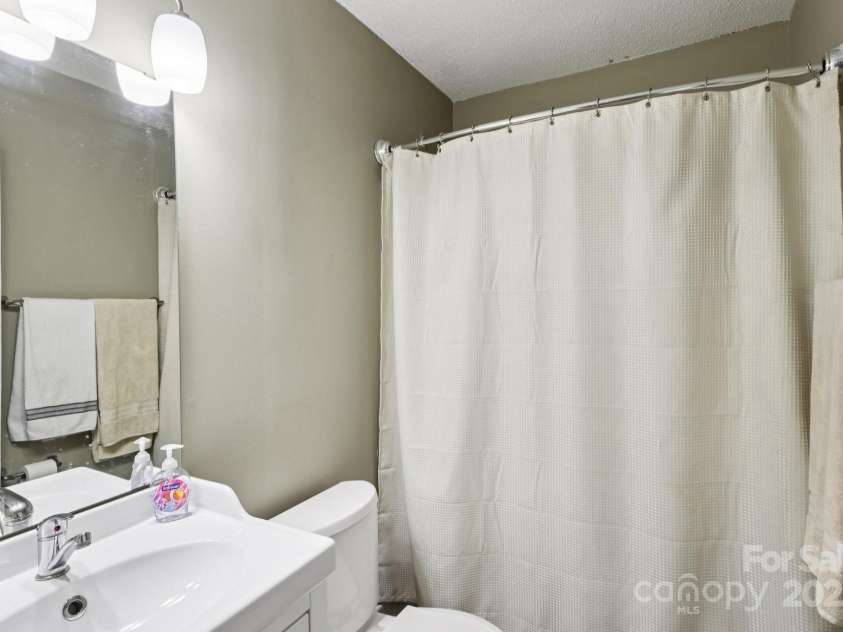 626 4th Avenue, Gastonia, NC 28054.  MLS# CAR4304726, YatesRealty ID 3699. 