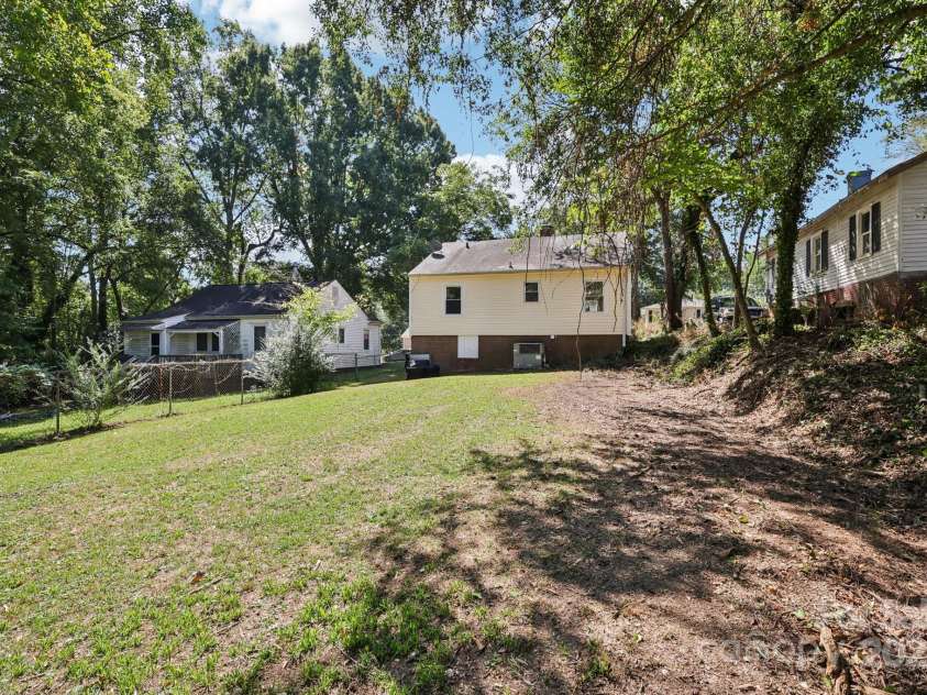 626 4th Avenue, Gastonia, NC 28054.  MLS# CAR4304726, YatesRealty ID 3699. 