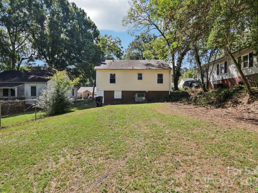 626 4th Avenue, Gastonia, NC 28054.  MLS# CAR4304726, YatesRealty ID 3699. 