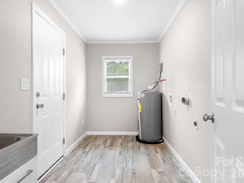 3388 Rhyne Forest Road, Iron Station, NC 28080.  MLS# CAR4402523, YatesRealty ID 36990. Mudroom