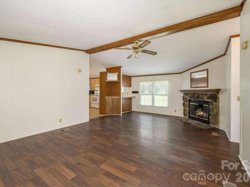 15 Grey Rock Valley, Black Mountain, NC 28711.  MLS# CAR4400913, YatesRealty ID 36991. 