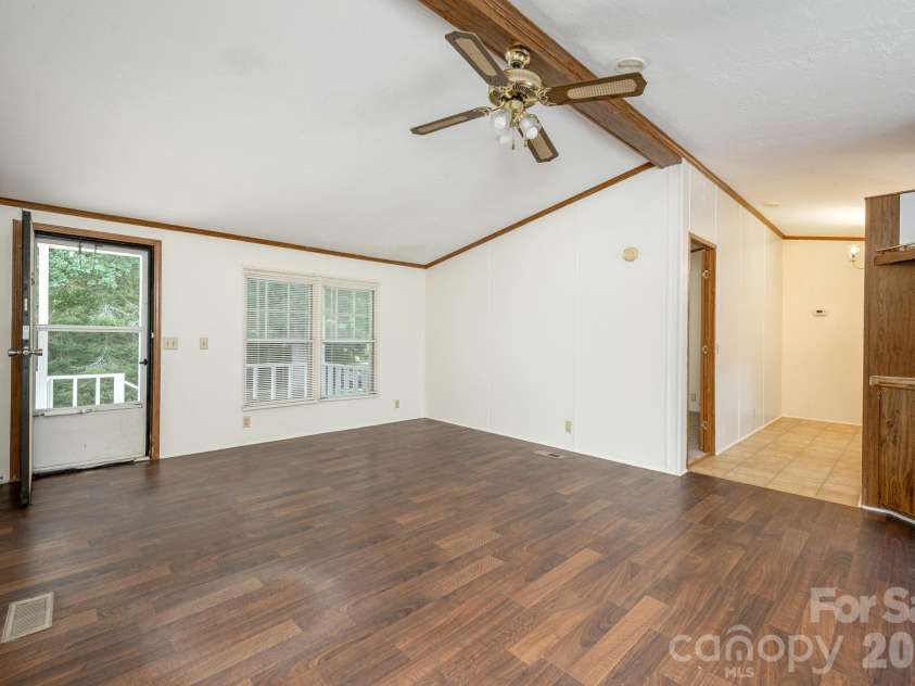 15 Grey Rock Valley, Black Mountain, NC 28711.  MLS# CAR4400913, YatesRealty ID 36991. 