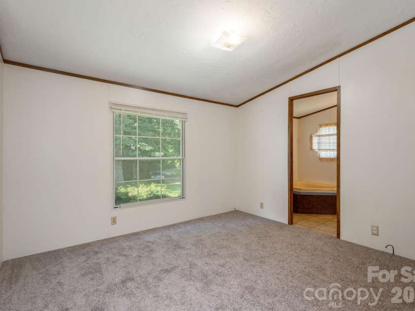 15 Grey Rock Valley, Black Mountain, NC 28711.  MLS# CAR4400913, YatesRealty ID 36991. 