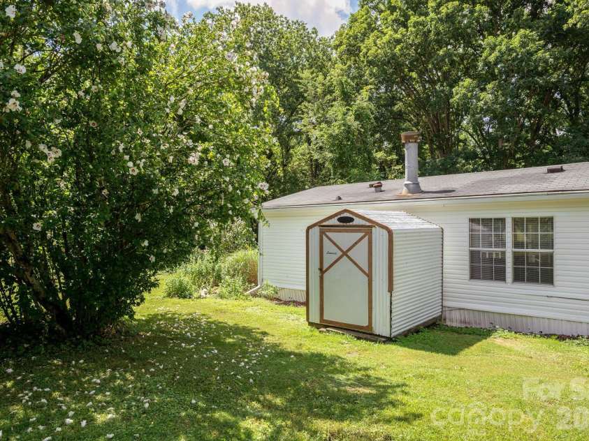15 Grey Rock Valley, Black Mountain, NC 28711.  MLS# CAR4400913, YatesRealty ID 36991. 