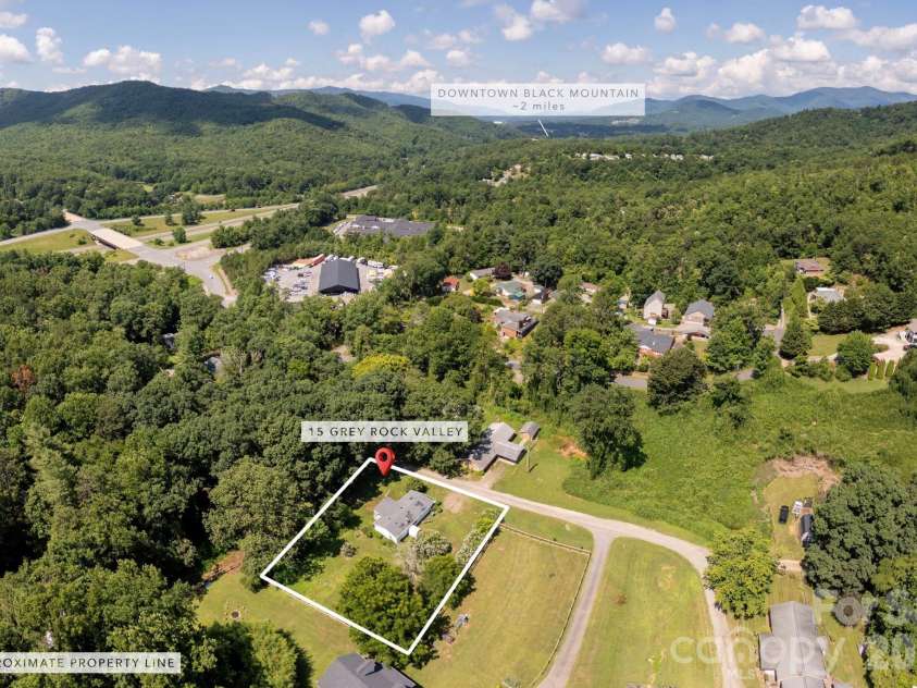 15 Grey Rock Valley, Black Mountain, NC 28711.  MLS# CAR4400913, YatesRealty ID 36991. 