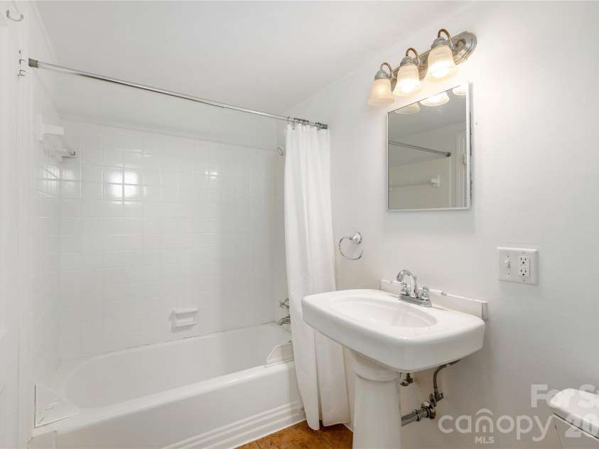 811 Town Mountain Road, Asheville, NC 28804.  MLS# CAR4401044, YatesRealty ID 36993. Lower level bathroom