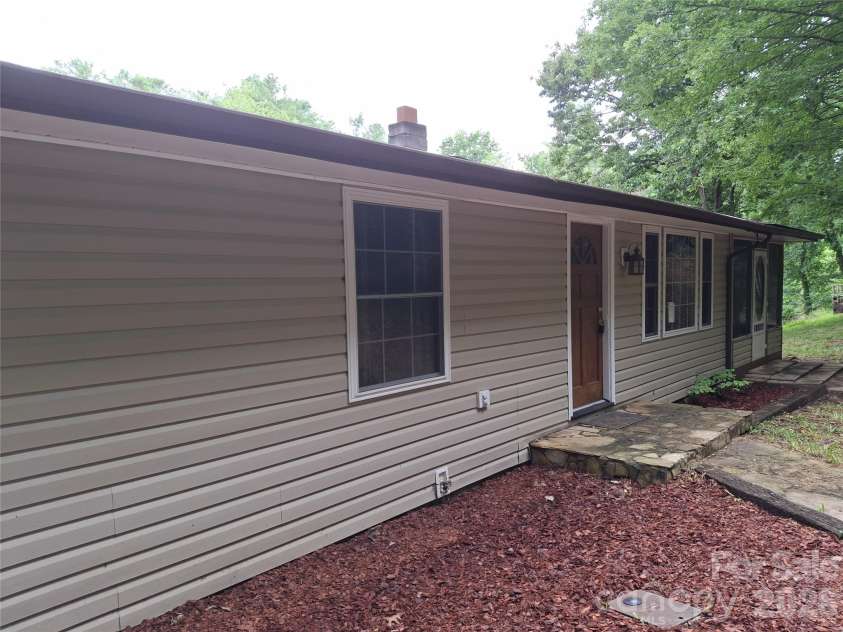 232 Tilson Drive, Mars Hill, NC 28754.  MLS# CAR4403424, YatesRealty ID 36994. 