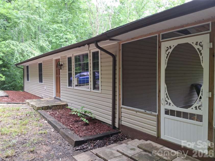 232 Tilson Drive, Mars Hill, NC 28754.  MLS# CAR4403424, YatesRealty ID 36994. 