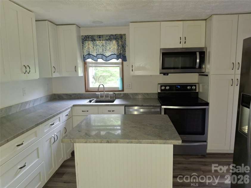 232 Tilson Drive, Mars Hill, NC 28754.  MLS# CAR4403424, YatesRealty ID 36994. 