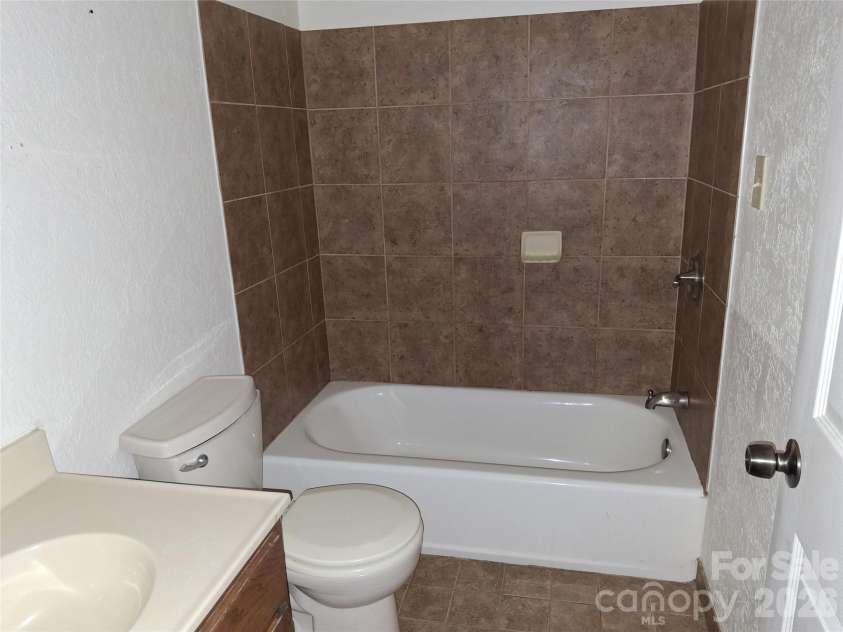 232 Tilson Drive, Mars Hill, NC 28754.  MLS# CAR4403424, YatesRealty ID 36994. Bath 2