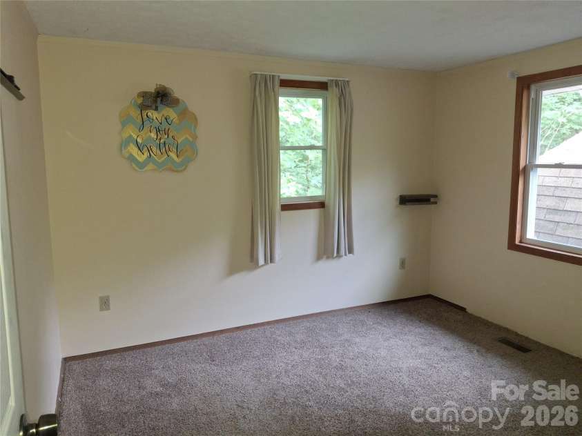 232 Tilson Drive, Mars Hill, NC 28754.  MLS# CAR4403424, YatesRealty ID 36994. Bed 1