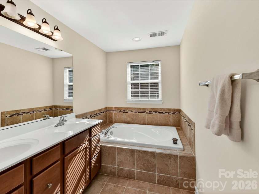 9333 Alice Mcginn Drive, Charlotte, NC 28277.  MLS# CAR4403630, YatesRealty ID 36995. 