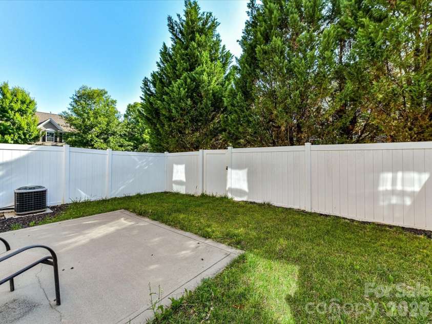 9333 Alice Mcginn Drive, Charlotte, NC 28277.  MLS# CAR4403630, YatesRealty ID 36995. 