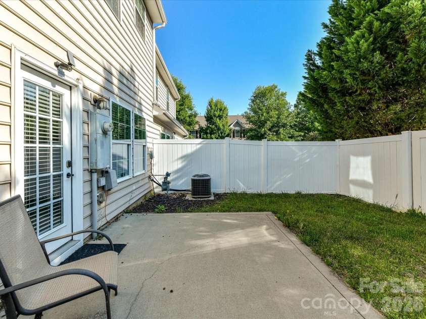 9333 Alice Mcginn Drive, Charlotte, NC 28277.  MLS# CAR4403630, YatesRealty ID 36995. 
