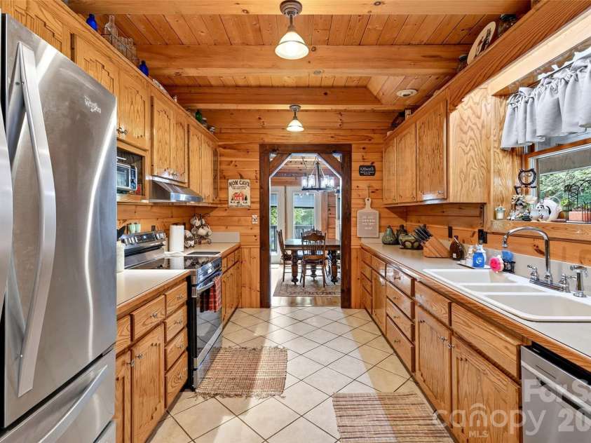 664 Paxton Creek Road, Marion, NC 28752.  MLS# CAR4396742, YatesRealty ID 36996. 