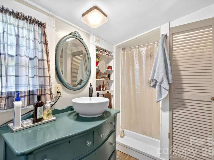 664 Paxton Creek Road, Marion, NC 28752.  MLS# CAR4396742, YatesRealty ID 36996. 