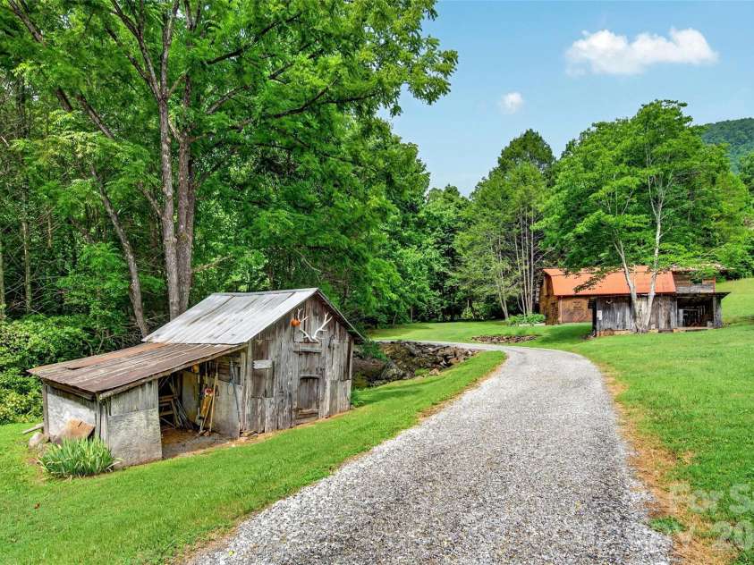 664 Paxton Creek Road, Marion, NC 28752.  MLS# CAR4396742, YatesRealty ID 36996. 