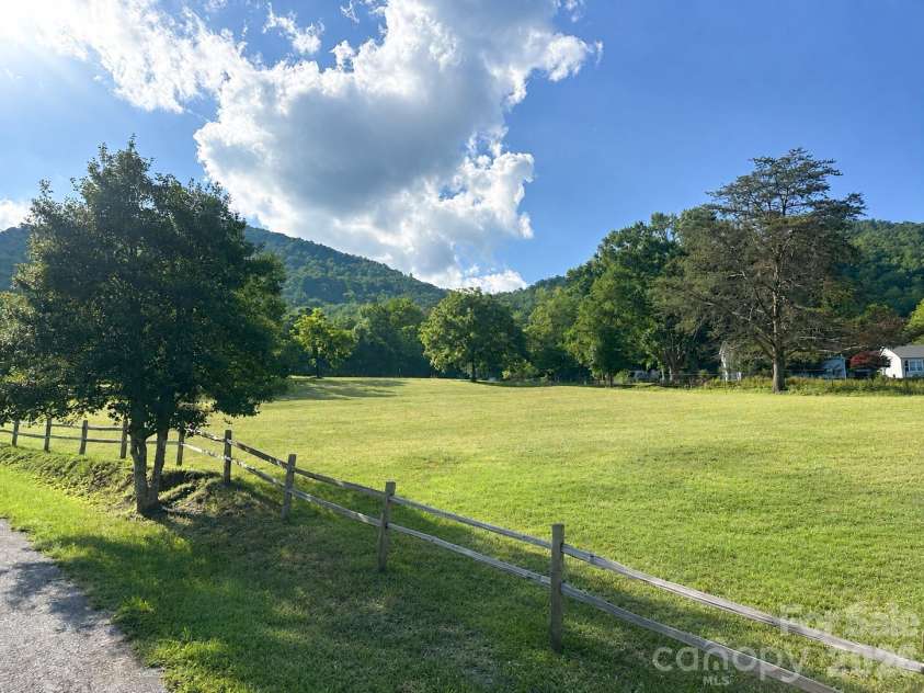 664 Paxton Creek Road, Marion, NC 28752.  MLS# CAR4396742, YatesRealty ID 36996. 
