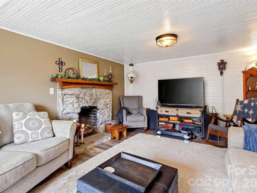 664 Paxton Creek Road, Marion, NC 28752.  MLS# CAR4396742, YatesRealty ID 36996. Second House LR