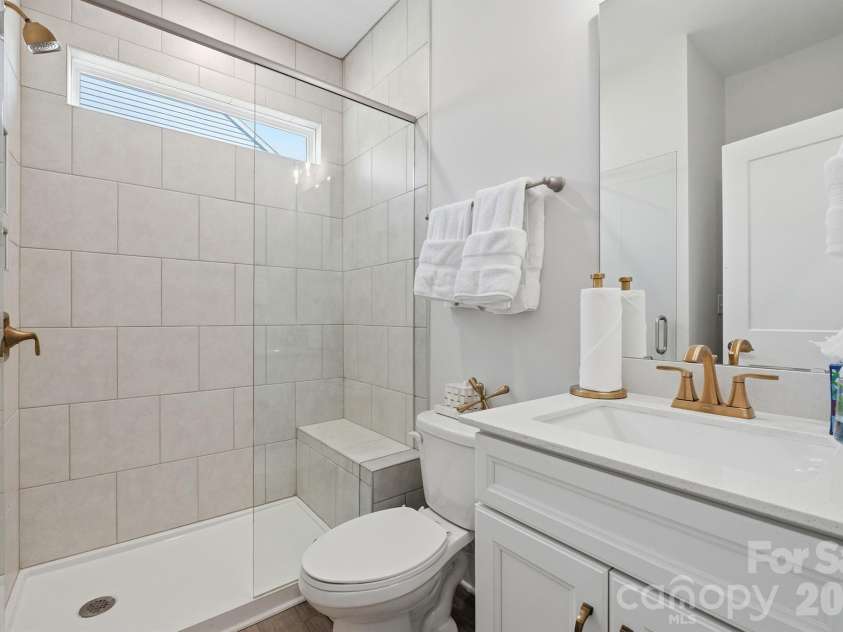 13223 Fiore Place, Huntersville, NC 28078.  MLS# CAR4400235, YatesRealty ID 36997. Downstairs Full Bathroom