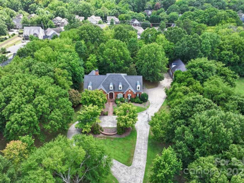 7000 Old Providence Road, Charlotte, NC 28226.  MLS# CAR4286835, YatesRealty ID 37. 