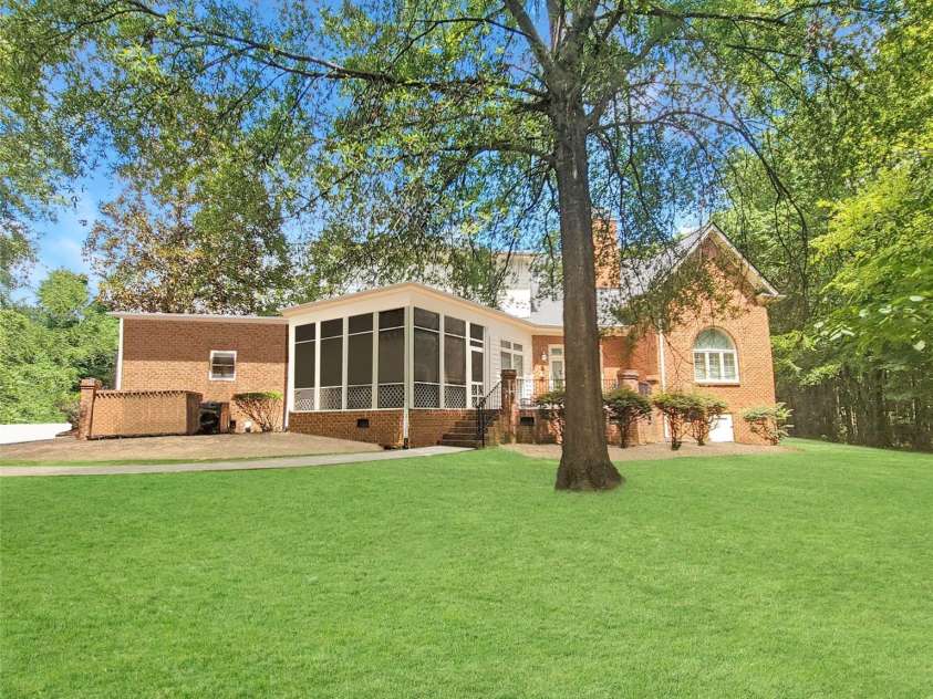 7000 Old Providence Road, Charlotte, NC 28226.  MLS# CAR4286835, YatesRealty ID 37. Grass is virtually enhanced in photo