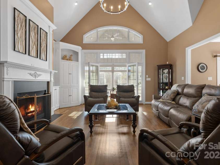 137 Clearcreek Drive, Boiling Springs, SC 29316.  MLS# CAR4322512, YatesRealty ID 3700. 