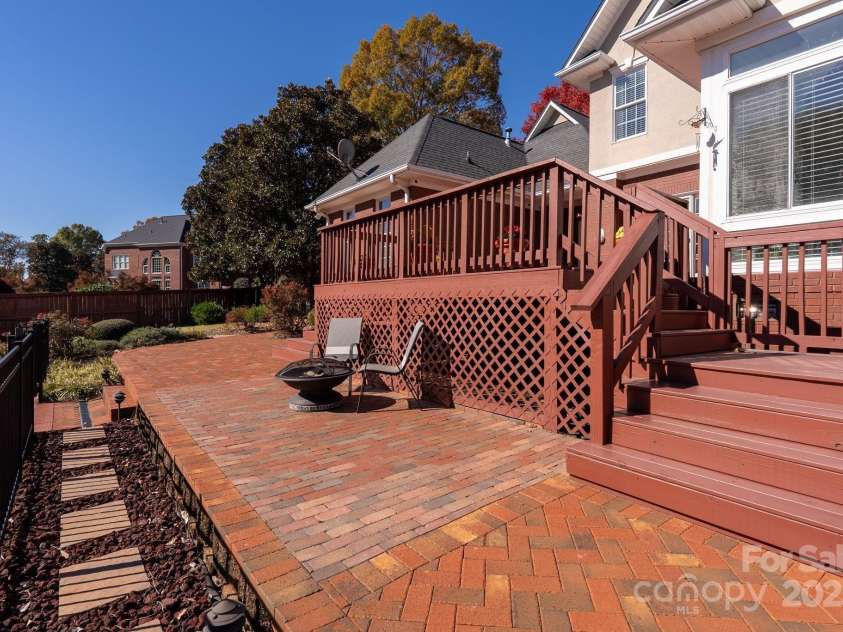 137 Clearcreek Drive, Boiling Springs, SC 29316.  MLS# CAR4322512, YatesRealty ID 3700. 