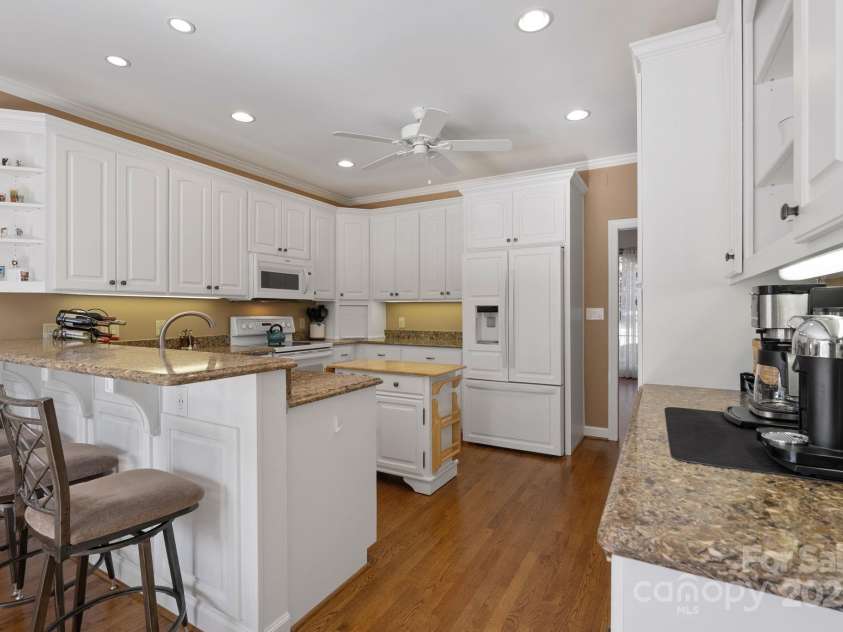 137 Clearcreek Drive, Boiling Springs, SC 29316.  MLS# CAR4322512, YatesRealty ID 3700. 