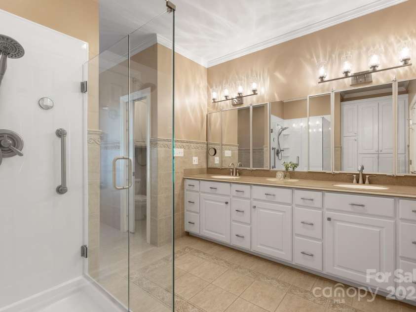 137 Clearcreek Drive, Boiling Springs, SC 29316.  MLS# CAR4322512, YatesRealty ID 3700. 