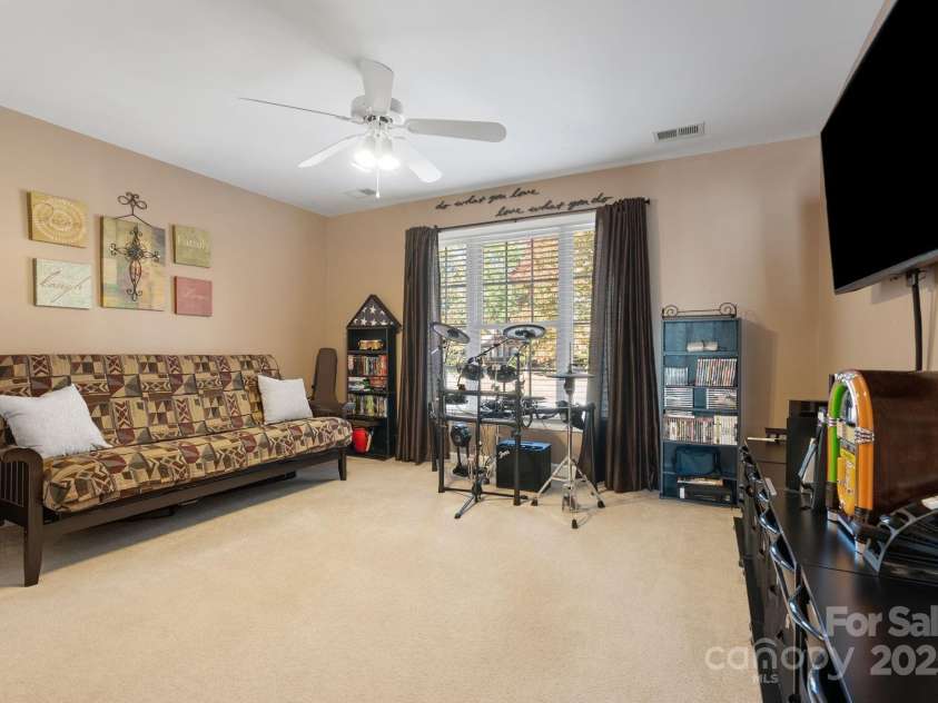 137 Clearcreek Drive, Boiling Springs, SC 29316.  MLS# CAR4322512, YatesRealty ID 3700. 