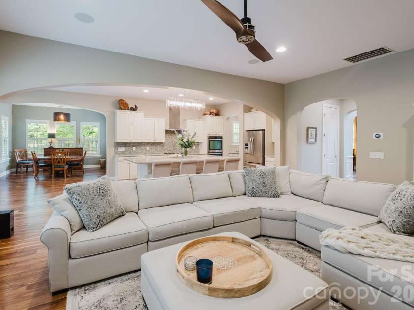 2626 Hamilton Crossings Drive, Charlotte, NC 28214.  MLS# CAR4402615, YatesRealty ID 37000. 